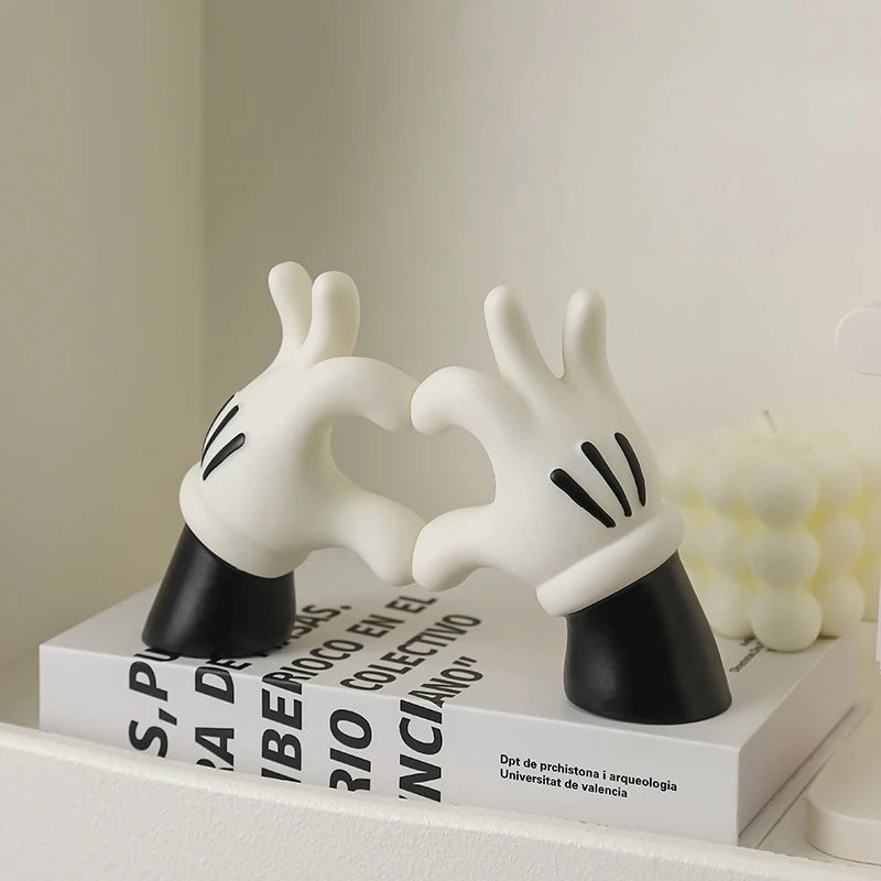 Miniso Cartoon Cute Disney Mickey Love Hands Ornamentalis Creative Desktop Decoration Home Accessories Gift for Lover