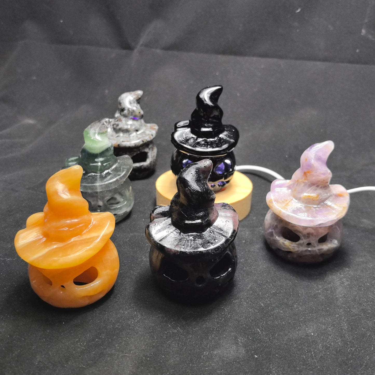 All kinds of pumpkin carving stone art and craft sculptures for Halloween home decoration, festivals and daily use