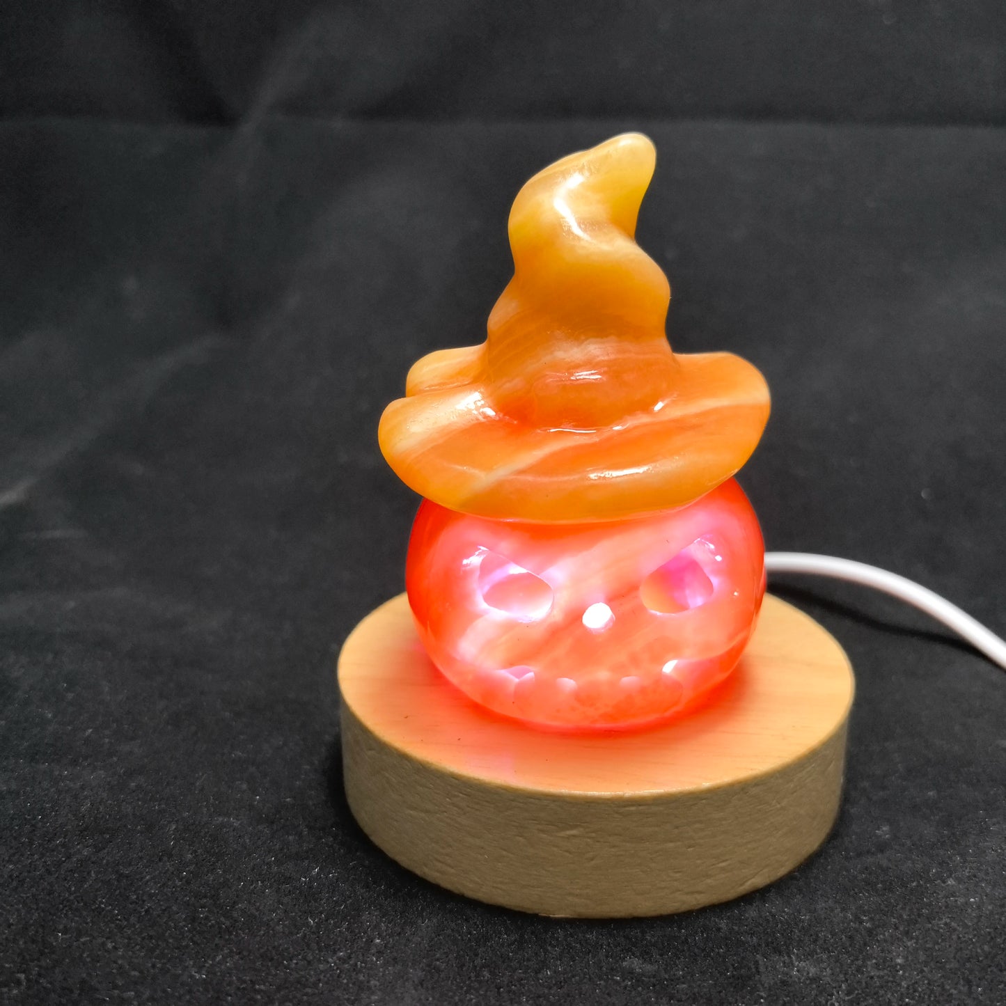 All kinds of pumpkin carving stone art and craft sculptures for Halloween home decoration, festivals and daily use